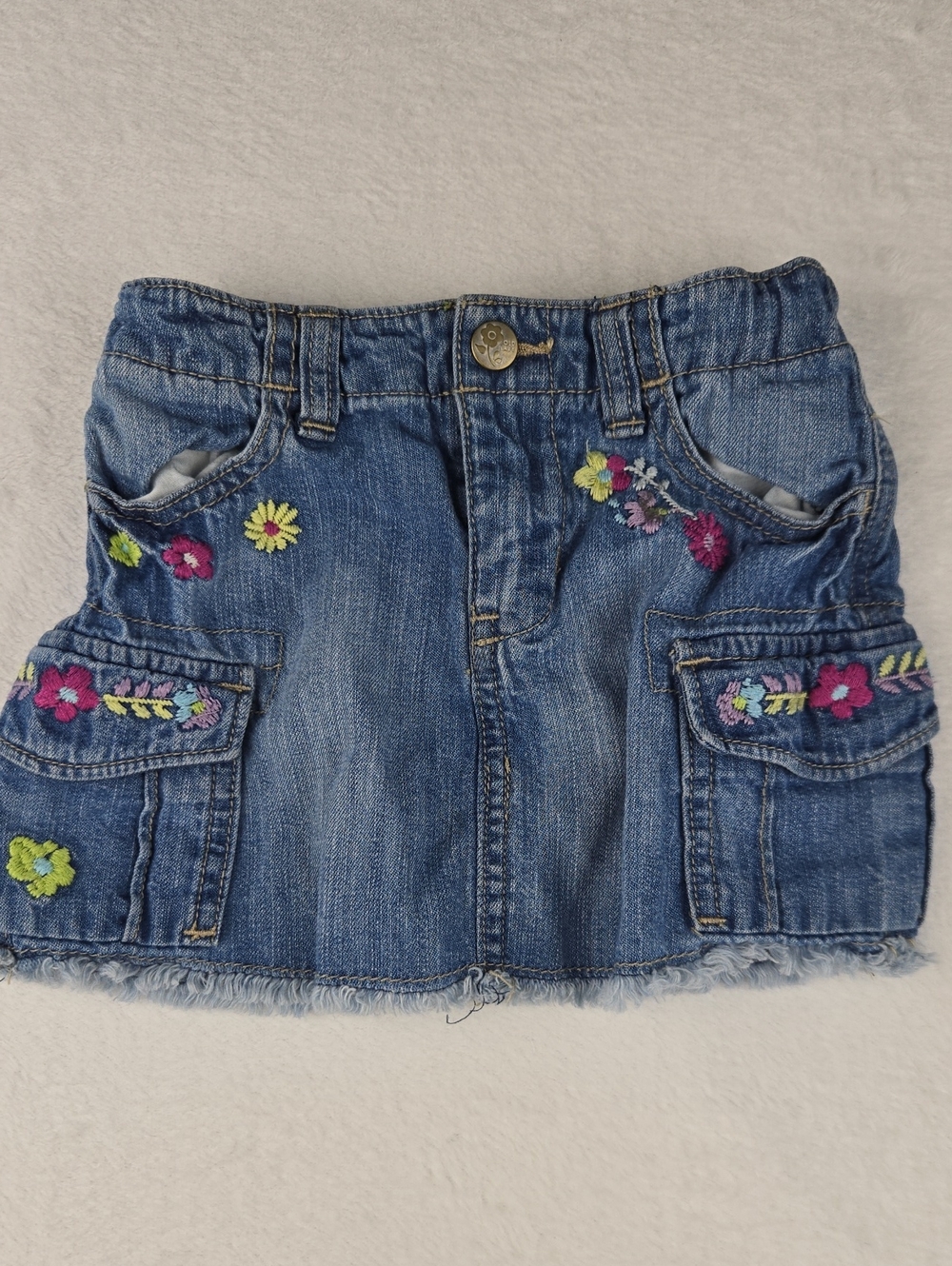 Old Navy Embroidered Flower Denim Cargo Skirt Size 3T